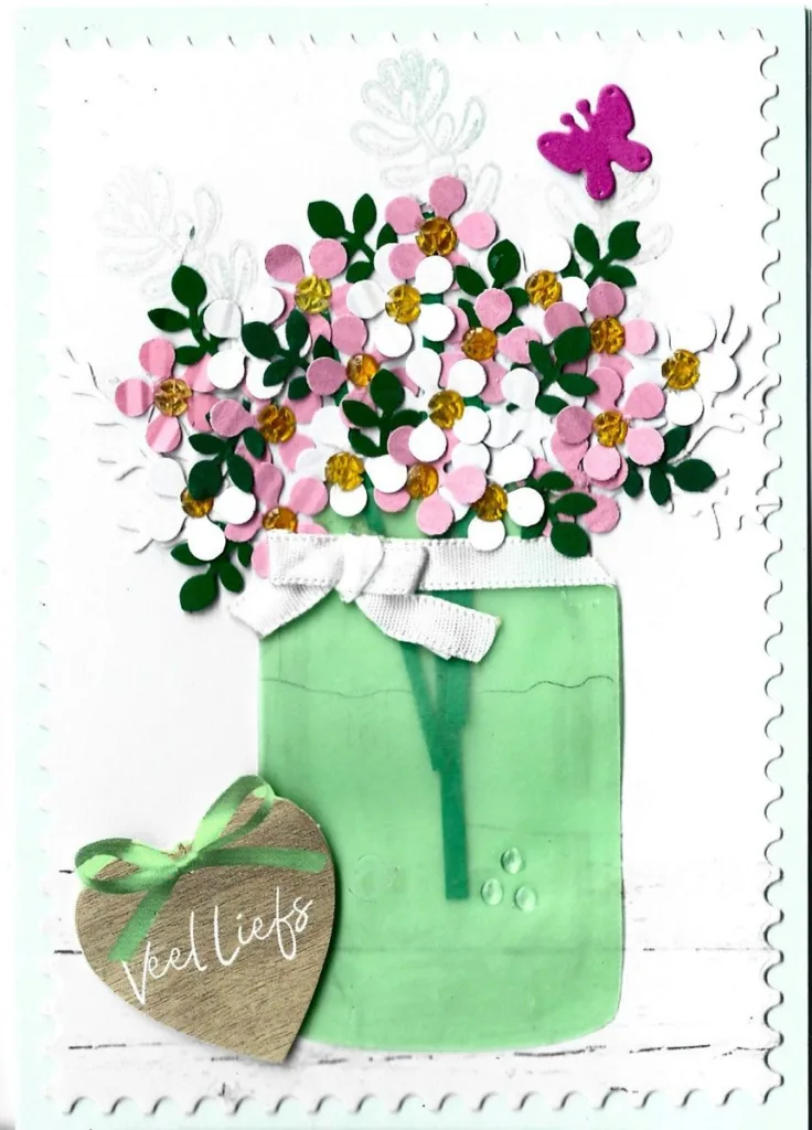 Bloemen in groene vaas veel liefs