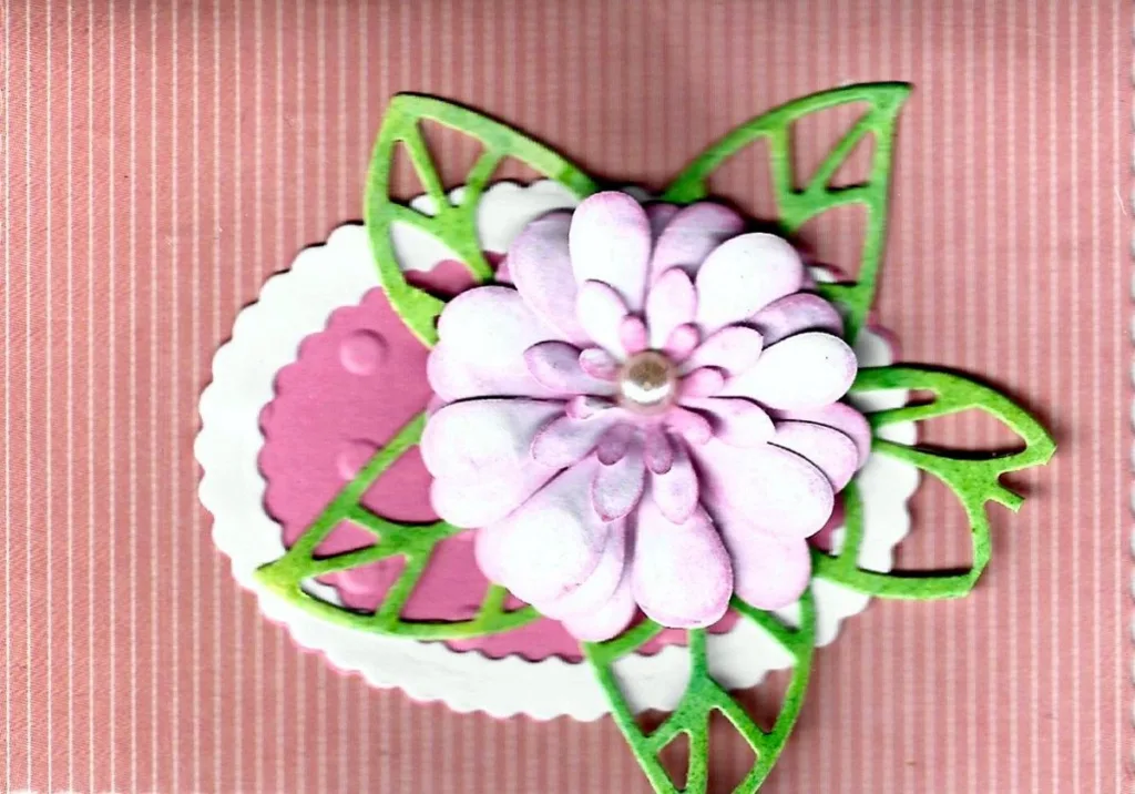 Roze bloem op streepjes