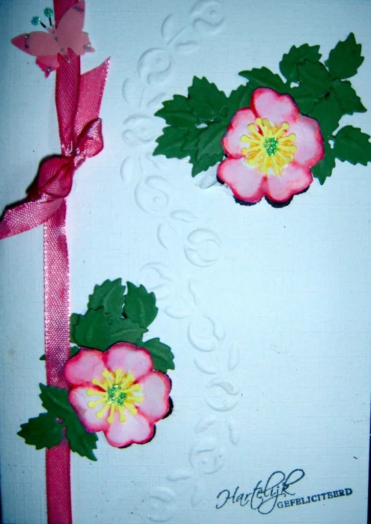 Wilde rozen met lint